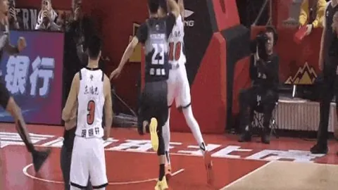 上海排球队力克保定队，新年首胜告捷