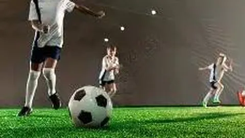 [世界足球]劳姆精准任意球助攻，奥尔莫闪电破门得分